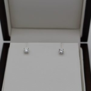Boucles d'oreilles Diamant 4 griffes Or Blanc