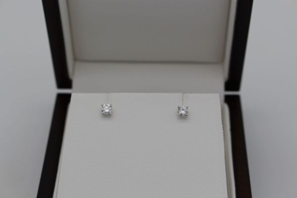 Boucles d'oreilles Diamant 4 griffes Or Blanc