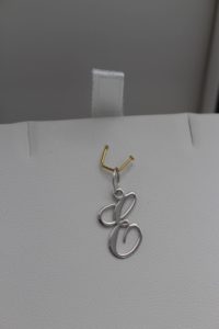 Pendentif Lettre "E" Or Gris