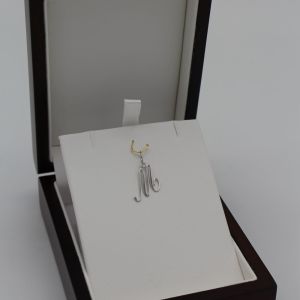 Pendentif Lettre "M" Or Gris
